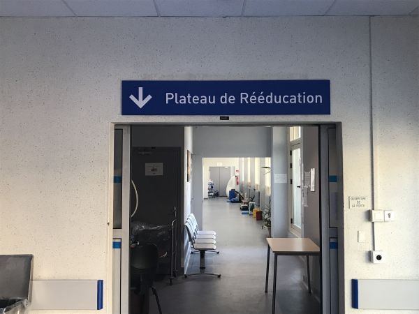 Fabrication et pose de panneaux signalétique pour l'Hôpital Lavéran à Marseille
