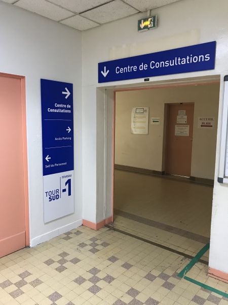 Fabrication et pose de panneaux signalétique pour l'Hôpital Lavéran à Marseille