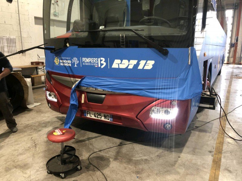 Réalisation du covering total du bus de la vaccination dans les Bouches-du-Rhône