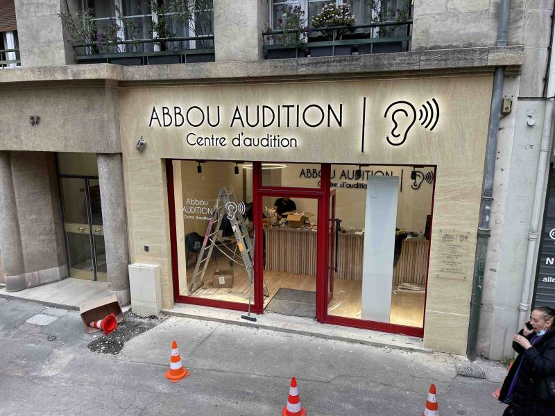 Enseigne lettres lumineuses en relief pour Abbou Audition à Marseille