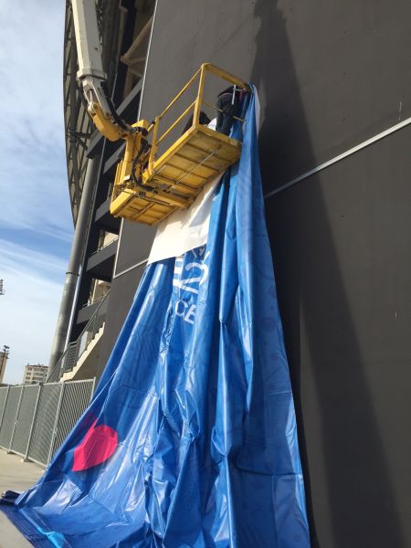 Décoration extérieure du stade Vélodrome pour l'Euro 2016