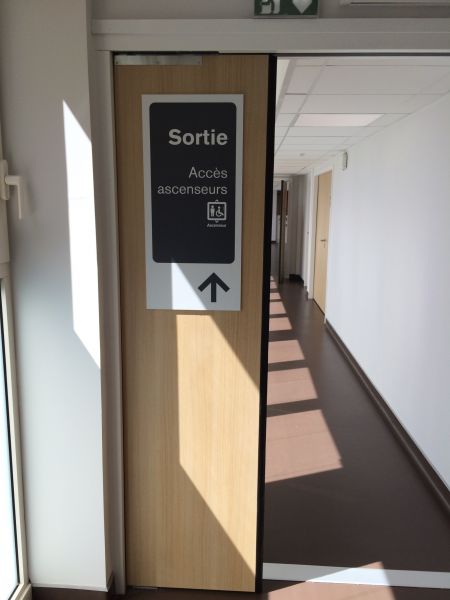 Notre zone d'activité pour ce service Fabrication et installation de panneaux signalétiques dans une entreprise