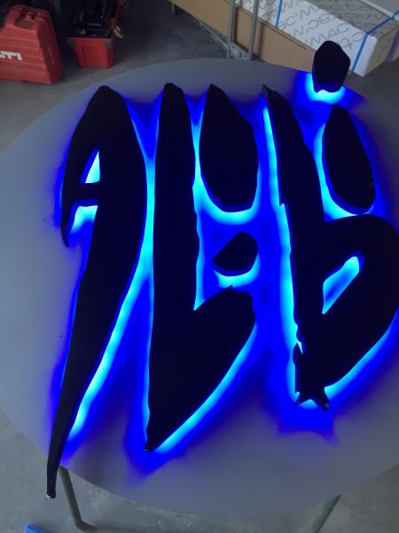 Enseigne en aluminium