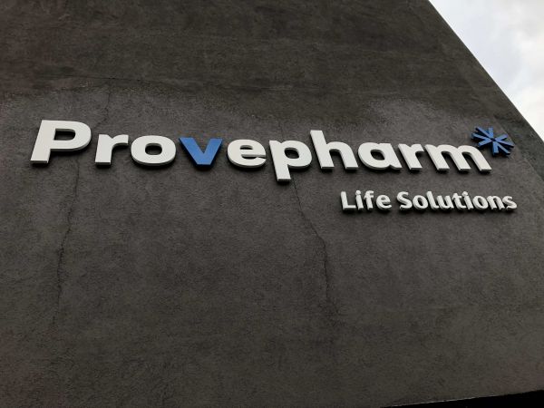 Fabrication d'une enseigne en lettres PVC 20mm laquées