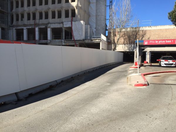 Décoration palissade de chantier