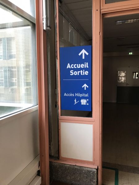 Fabrication et pose de panneaux signalétique pour l'Hôpital Lavéran à Marseille