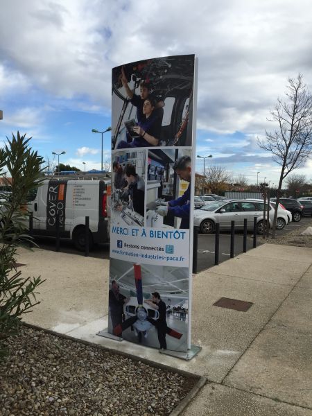 Totem de forme galbé